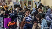 PT Kereta Cepat Indonesia China (KCIC) mencatat jumlah penumpang kereta cepat Whoosh meningkat sekitar 15 persen atau 20-23 ribu penumpang per hari dibandingkan rata-rata hari biasa yang berkisar di angka 16-18 ribu penumpang per hari.