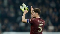Chivu: John Stones Naikkan Level Pertahanan Inter
