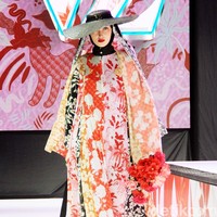 Fashion show Vivi Zubedi sekaligus merayakan 13 tahun berkarya yang bertempat di City Hall, Pondok Indah Mall, Jakarta Selatan, Sabtu [[14/12/2024]. Foto: Mohammad Abduh/detikcom.