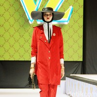 Fashion show Vivi Zubedi sekaligus merayakan 13 tahun berkarya yang bertempat di City Hall, Pondok Indah Mall, Jakarta Selatan, Sabtu [[14/12/2024]. Foto: Mohammad Abduh/detikcom.