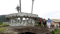 Ada museum tsunami, kapal PLTD apung dan kubah masjid An-Nur Layeung yang ramai dikunjungi.