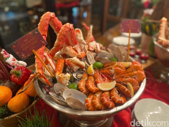 Meriah! Sajian Lobster hingga Cake untuk Rayakan Natal di Hotel