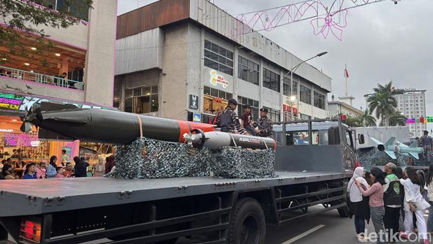 Navy Parade Surabaya