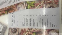 Berikut menu makanan dan minuman yang ditawarkan Nasi Matah Blok M. Harganya dibanderol mulai dari  Rp 5.000 sampai Rp 65.000. Foto: Detikcom / Atiqa Rana