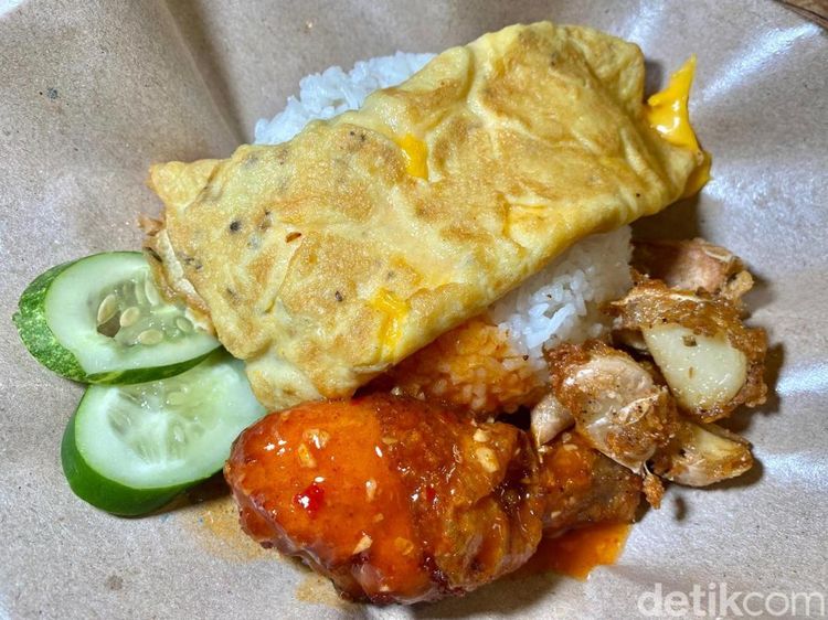 Nikmatnya Nasi Ayam Bawang Putih Sambal Matah yang Baru di Blok M