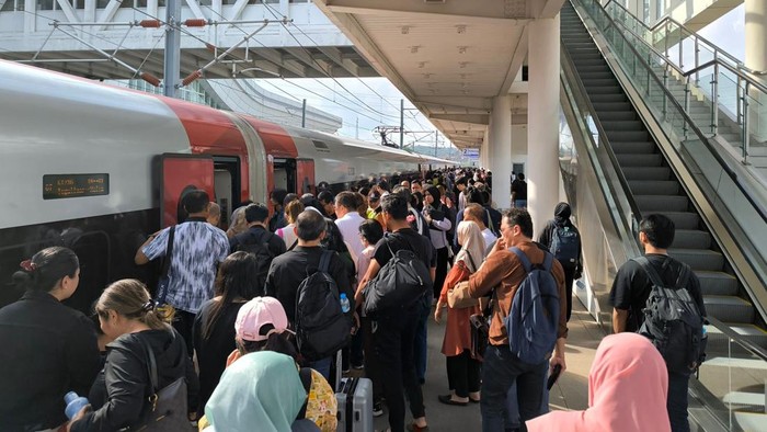 Penumpang Whoosh meningkat jelang masa libur sekolah