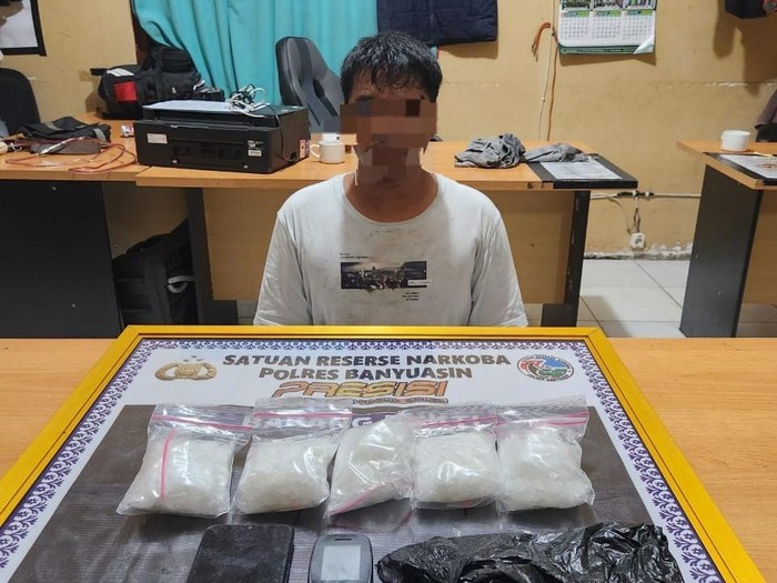 Polisi menangkap bandar narkoba di Banyuasin, barang bukti sabu disita