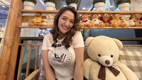 Sebelum kehamilan anak kedua, Siti Badriah disibukkan dengan manggung dan menghabiskan waktu bersama suami dan anaknya. Foto: Instagram @sitibadriahh / @krishianabah