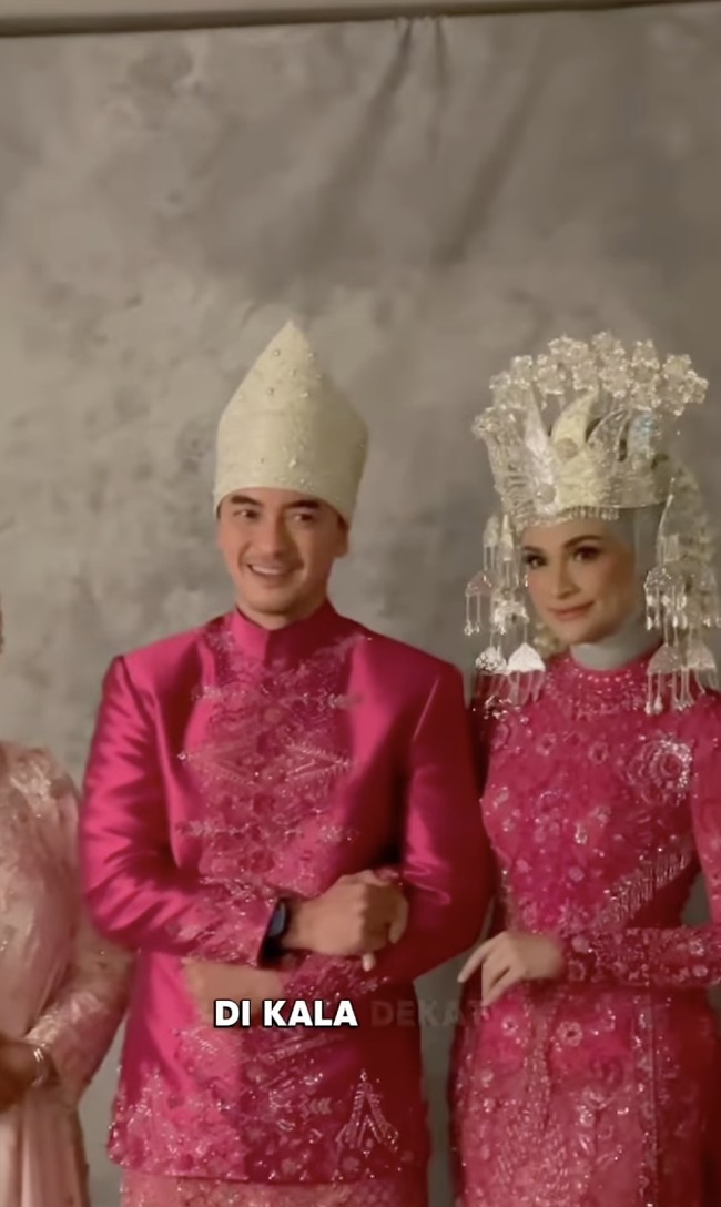 Putri Zulhas dan Zumi Zola menyelenggarakan resepsi pernikahan mereka di Hotel St. Regis, Jakarta, Sabtu (14/12/2024). Acara ini menjadi puncak kebahagiaan setelah akad nikah sakral yang berlangsung di Masjid Nabawi, Madinah, pada 5 Desember.  Foto: dok. Instagram