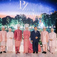 Kemegahan acara ini semakin terasa dengan hadirnya sejumlah pejabat negara, figur publik, dan selebriti papan atas. Presiden Prabowo Subianto, Wakil Presiden Gibran Rakabuming, serta Presiden ke-7 Joko Widodo (Jokowi) menjadi tamu kehormatan yang turut memeriahkan acara.  Foto: dok. Instagram