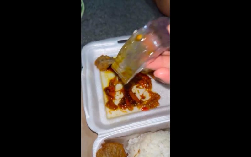 Sekte Baru! Makan Jelly Pakai Sambal Ayam Geprek