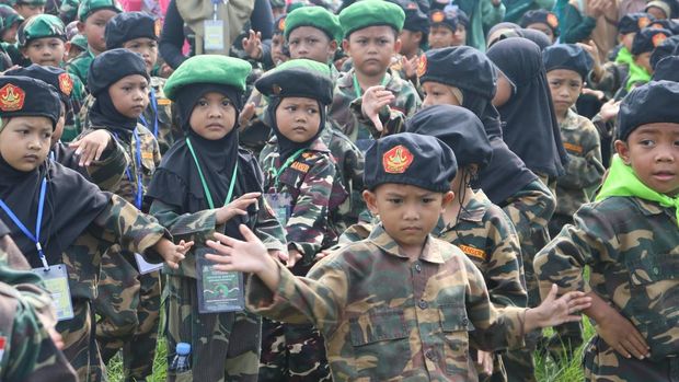 Serunya Bupati Banyuwangi Senam Bareng Ribuan Siswa PAUD Banyuwangi