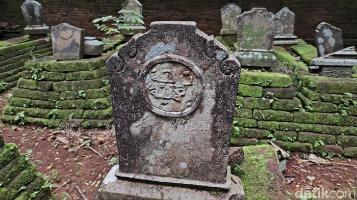Situs Makam Pangeran Suryanegara Cirebon Situs Makam Pangeran Suryanegara Cirebon