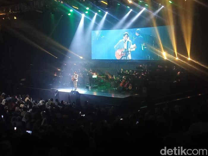 SMA Labschool Kebayoran menggelar acara tahunan mini orkestra bertajuk Skyspirit Vol. 3 di Balai Sarbini pada Sabtu (14/12/2024) malam.
