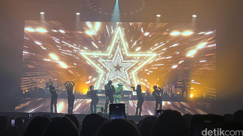 DPR menggelar konser The Dream Reborn in Jakarta 2024 pada Sabtu (14/12/2024) di BCIS (Beach City International Stadium), Ancol, Jakarta Utara.