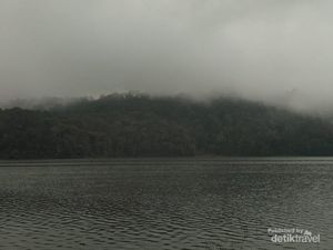 Liburan Akhir Pekan yang Mengesankan di Situ Patenggang, meski Penuh Magis