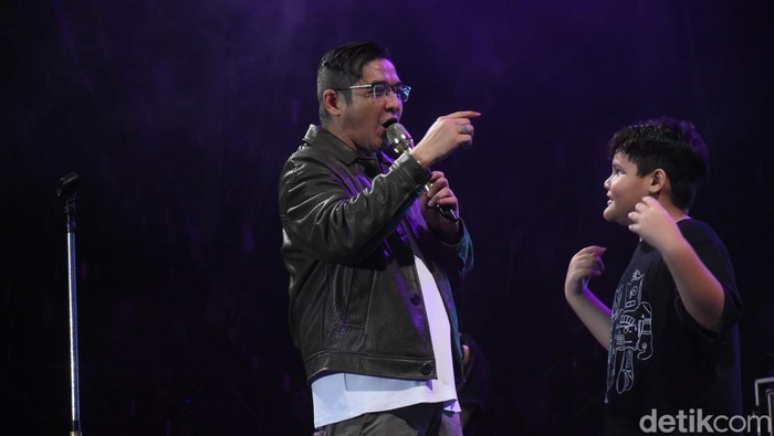 Ungu sukses menghibur penonton di HUT Transmedia ke-23 di Istora Senayan, Jakarta, Minggu (15/12/2024).