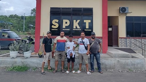 Unit Buser Satreskrim Polres Nagekeo menangkap YGMT (18), pelaku pencurian dan pencabulan, Sabtu (14/12/2024) sore. (Dok. Polres Nagekeo)