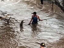 Warga Dompu NTB Masih Hilang Terseret Arus Sungai, Sapi Ditemukan Mati