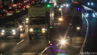 Adapun waktu pembatasan kendaraan angkutan barang diberlakukan mulai Jumat, 20 Desember 2024 pukul 00.00 sampai Minggu, 22 Desember 2024 pukul 24.00 waktu setempat. Kemudian hari Selasa, 24 Desember 2024 pukul 00.00 sampai pukul 24.00 waktu setempat.