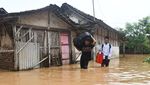 Tanggul Jebol Bikin Banjir Besar Rendam Ponorogo