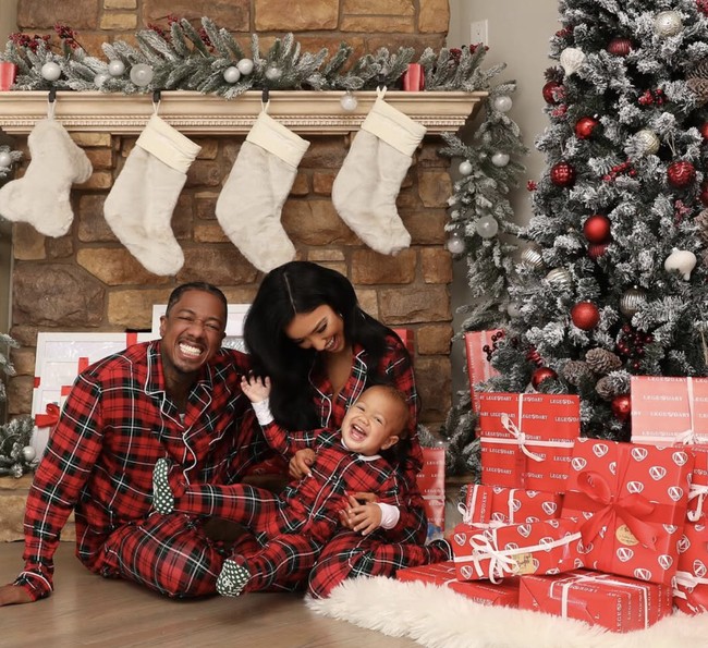 “Kami tidak co-parenting. Kami benar-benar bersama, itulah mengapa banyak orang bingung. Nick memiliki pasangan lain, tetapi kami terbuka, bahagia, dan itu cara kami,” ungkap Bre dalam podcast Sophie Habboo. Foto: Instagram