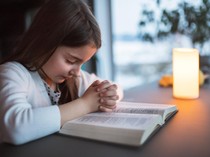 Renungan Harian Katolik Senin, 3 November 2025: Pay It Forward!