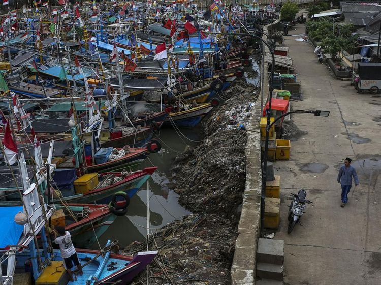 Nelayan Banten Libur Melaut gegara Gelombang Tinggi