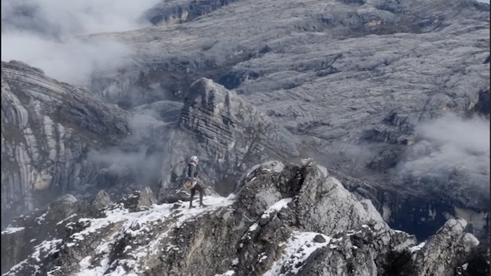 Fernanda Maciel di Puncak Carstensz