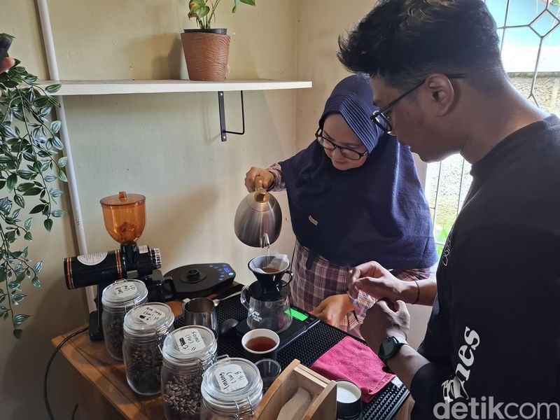 Seru! Belajar Roasting hingga Latte Art di Kafe Hidden Gem