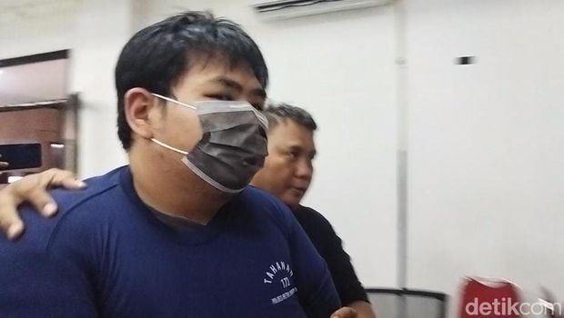 George Sugama Halim, anak bos toko roti ditetapkan sebagai tersangka penganiayaan karyawati.