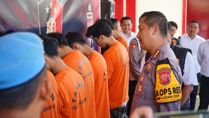 Gerombolan motor di Bandung saat diamankan polisi.