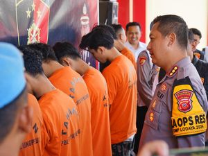Polisi Tangkap 11 Pemotor Viral Rusak Warung-Bacok Warga di Bandung