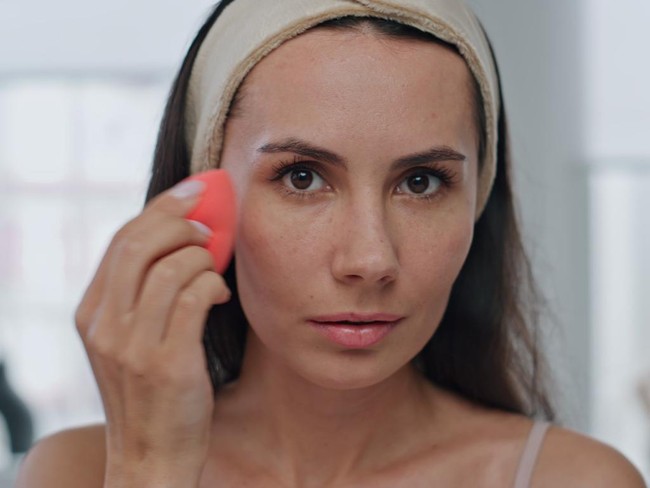 Ilustrasi makeup wanita