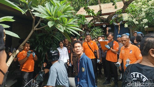 IWAS saat menjalani rekonstruksi kasus pelecehan seksual, Rabu (11/12/2024).