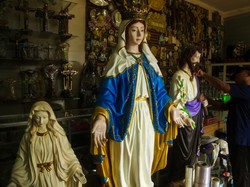 Patung Maria yang Menangis Diuji Air Matanya, Terungkap Sebuah Rahasia