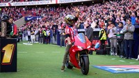 Momen ini terjadi menjelang pertandingan Atletico Madrid vs Getafe di LaLiga Spanyol. Foto: Getty Images/Angel Martinez