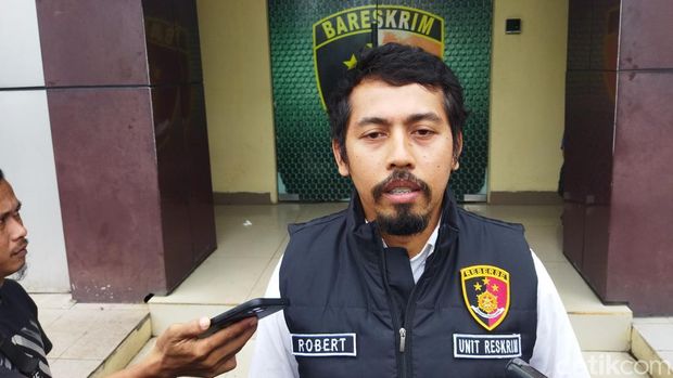 Kanit PPA Satreskrim Polres Pandeglang, Ipda Robert Sangkala. (Aris Rivaldo/detikcom)