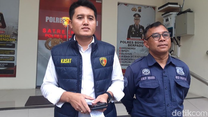 Kasat Reskrim Polres Boyolali, Iptu Joko Purwadi, dan Kasi Humas AKP Arif Mudi Prihanto saat memberikan keterangan kepada wartawan Senin (16/12/2024)