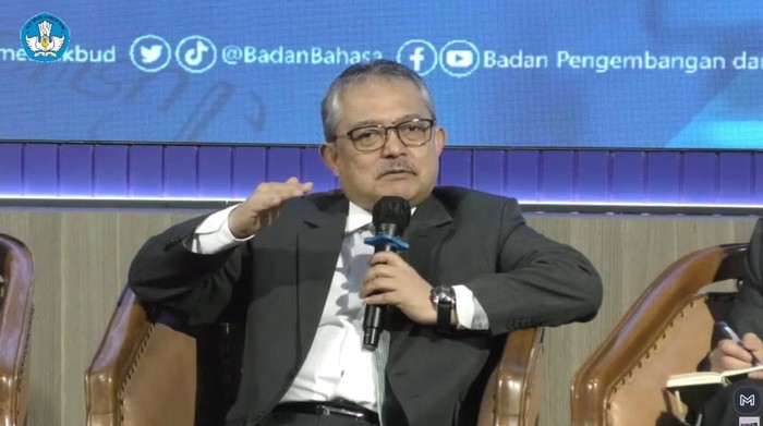 Kepala Badan Bahasa E Aminudin Aziz