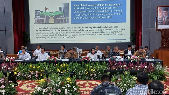 Konferensi Pers Paket Kebijakan Ekonomi