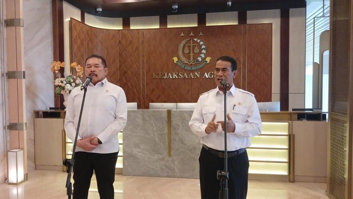 Menteri Pertanian (Mentan) Andi Amran Sulaiman menemui Jaksa Agung ST Burhanuddin di kantornya.