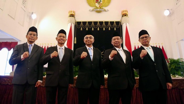 Presiden Prabowo Subianto resmi melantik pimpinan Komisi Pemberantasan Korupsi (KPK) dan Dewan Pengawas KPK periode 2024-2029, di Istana Kepresidenan Jakarta, Senin (16/12).