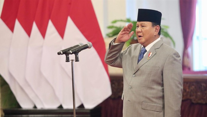 Presiden Prabowo Subianto resmi melantik pimpinan Komisi Pemberantasan Korupsi (KPK) dan Dewan Pengawas KPK periode 2024-2029, di Istana Kepresidenan Jakarta, Senin (16/12).