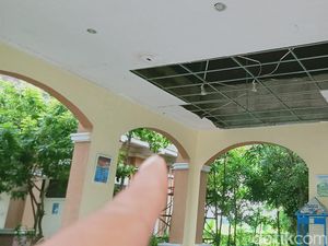 Hujan Deras, Atap 2 Kelas-Aula SMPN 2 Klaten Rontok