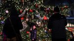 New York City Bercahaya Sambut Natal