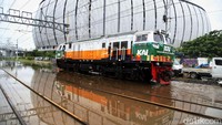 Selain itu ruas Jalan RE Martadinata di depan Jakarta International Stadium (JIS) Kecamatan Tanjung Priok juga terendam banjir rob.