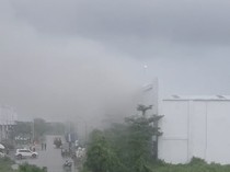 Kebakaran di Gudang Summarecon Mutiara Makassar, Damkarmat Turun Tangan