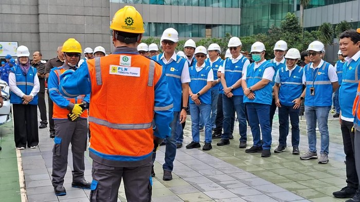 PLN Gelar Apel Siaga Pengamanan Listrik saat Libur Nataru.