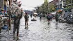 Potret Kawasan Penjaringan Masih Terendam Banjir Rob